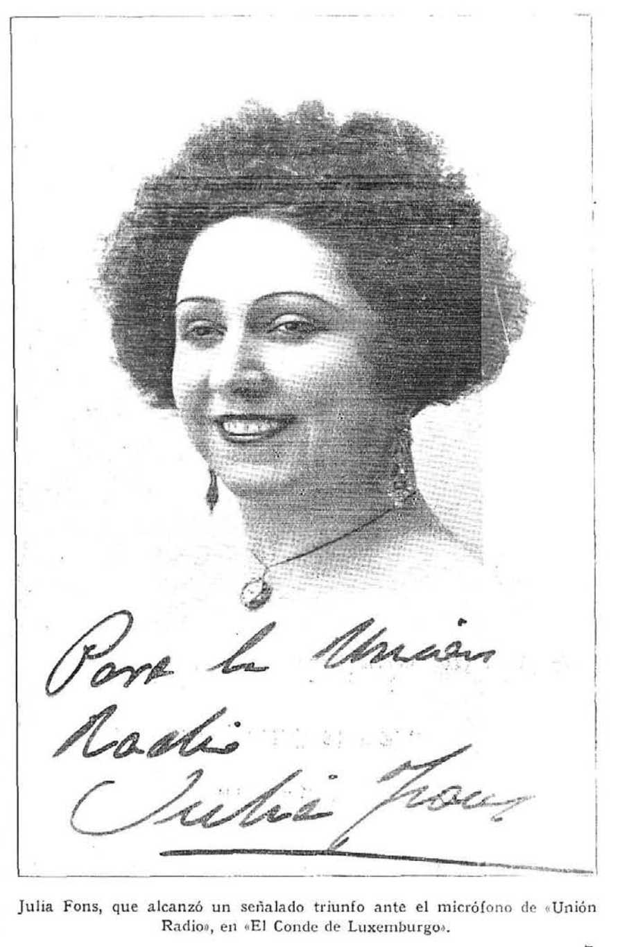 Julia Fons, cantante