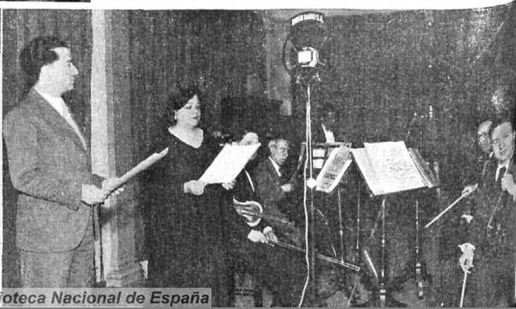 Luisa Espinosa, tiple, Román Zorzano, barítono, sexteto de unión radio