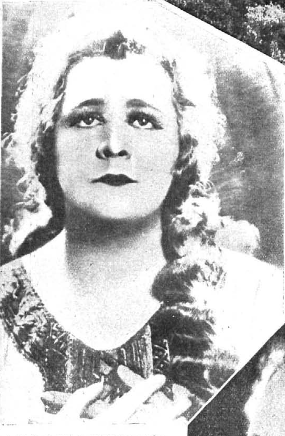 Anny Konetznl, soprano