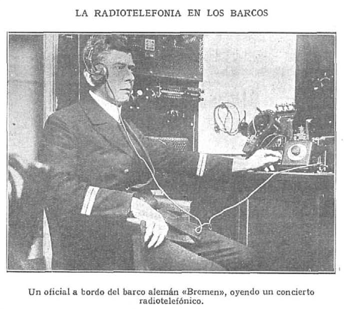 Escuchando concierto en barco