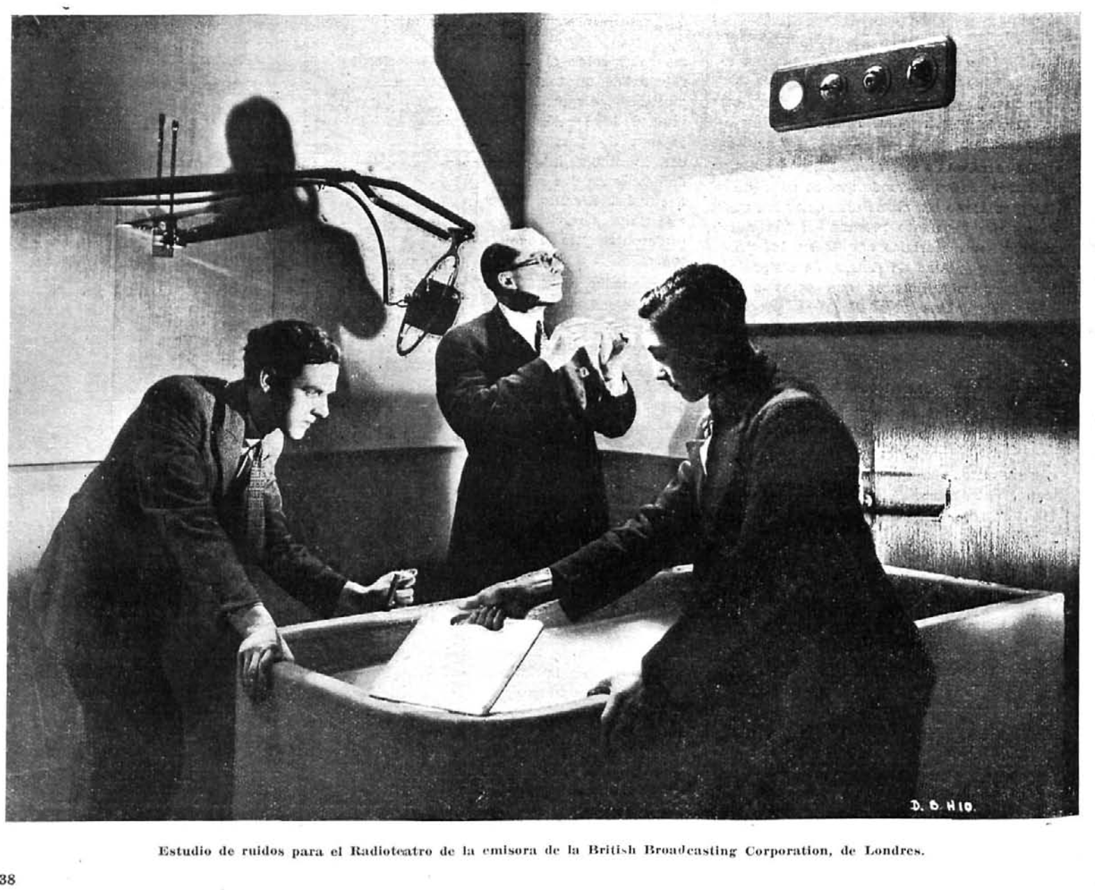 Estudio de ruidos para el radioteatro en British Broadcasting Corporation