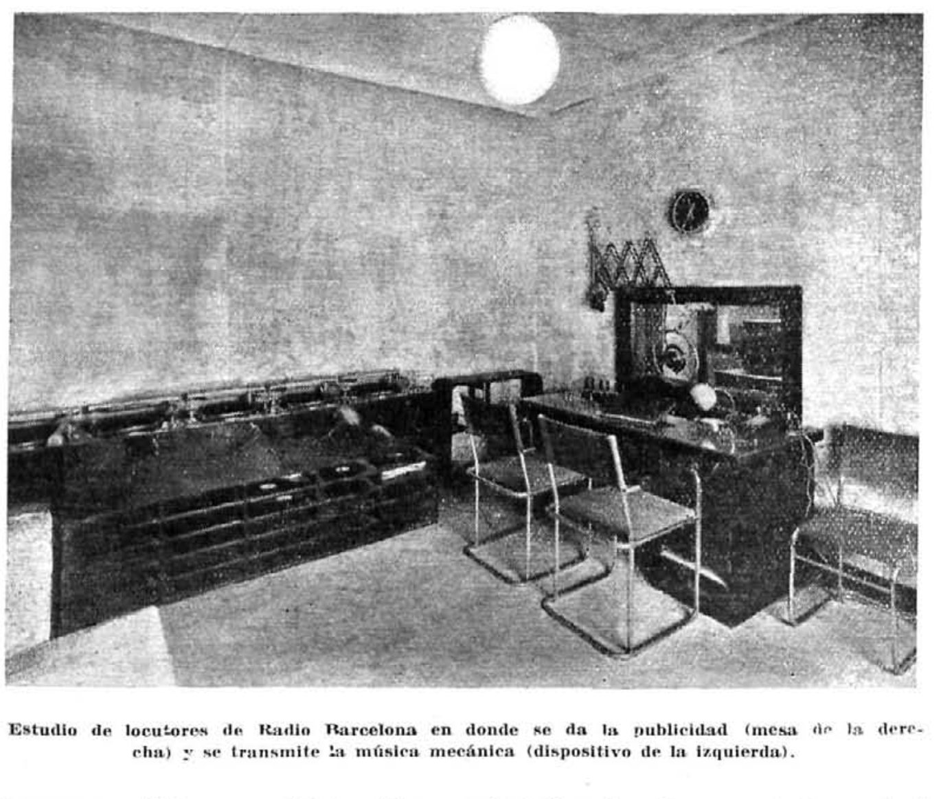 Estudio Radio Barcelona con retransmisión de música macánica
