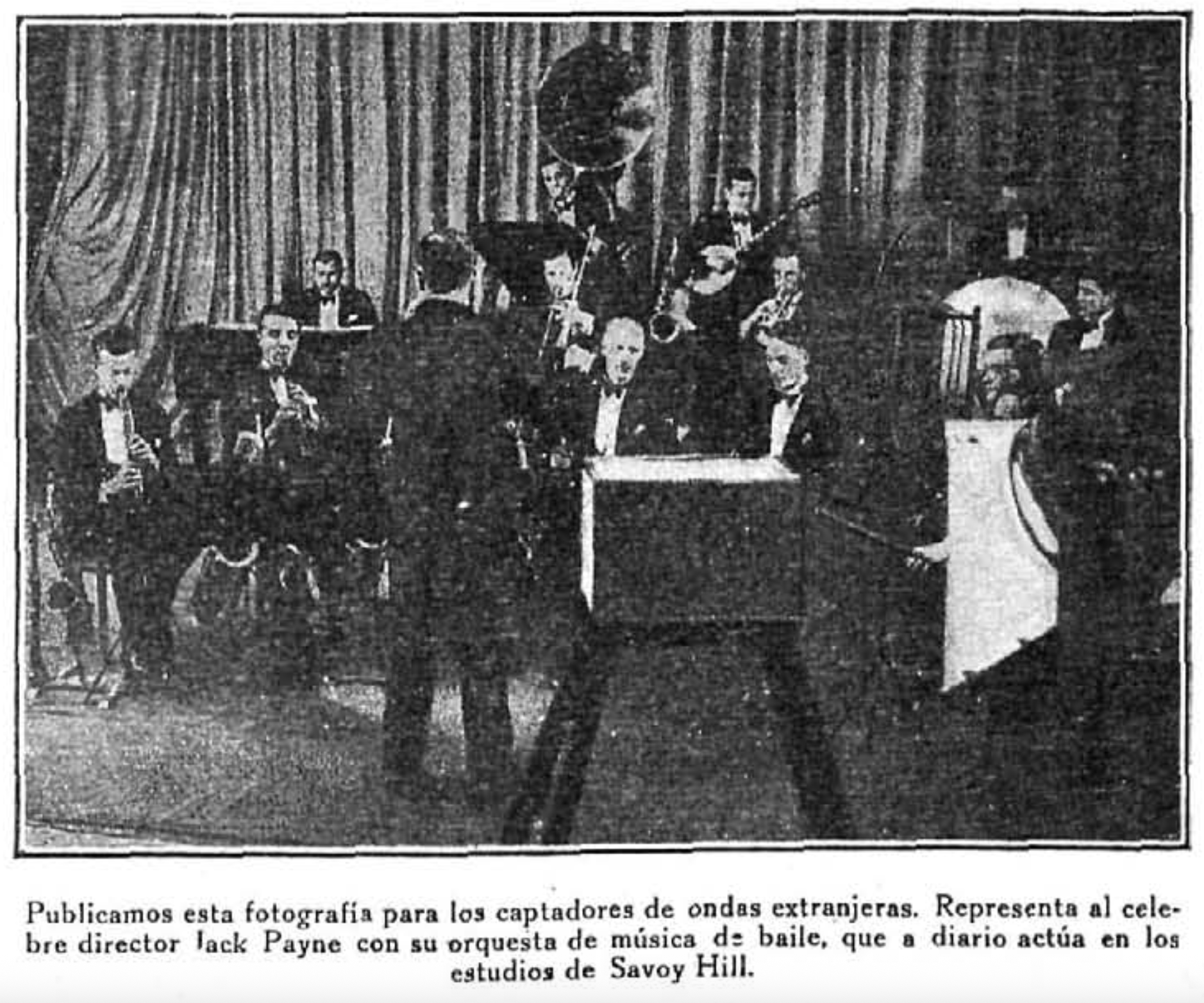 Jack Payne y su orquesta en estudio Savoy Hill