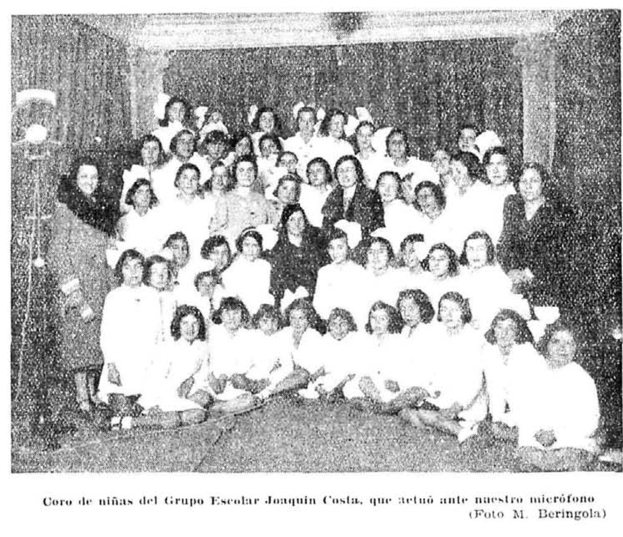 Coro de niñas del Grupo Escolar Joaquín Costa