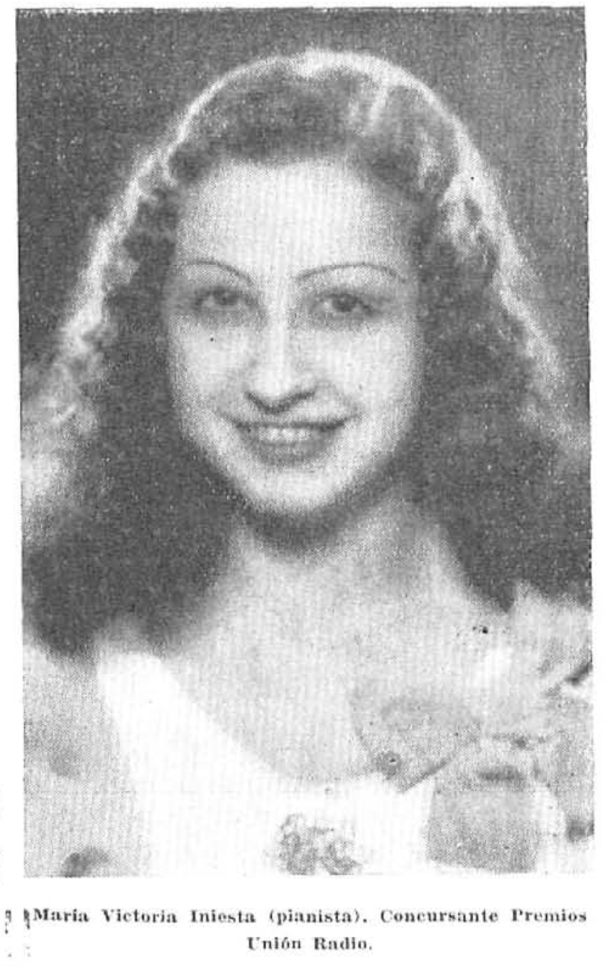 María Victoria Iniesta, piano