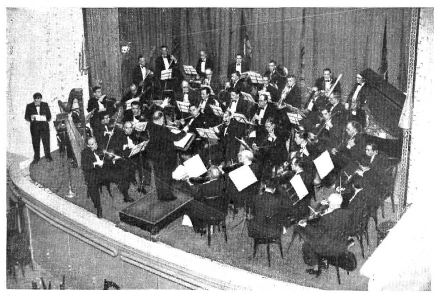 Orquesta Radio Valencia con Segui, director